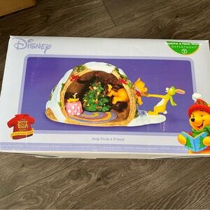 Department 56 Disney Pooh and Friends Holiday Set Help from a friend
